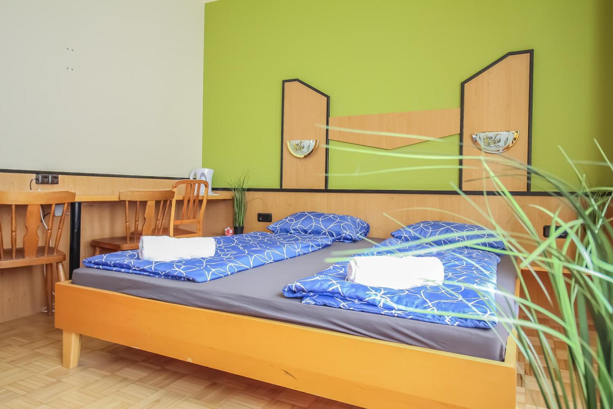 Cozy Rooms - U3 Hutteldorferstrasse Vienna Esterno foto