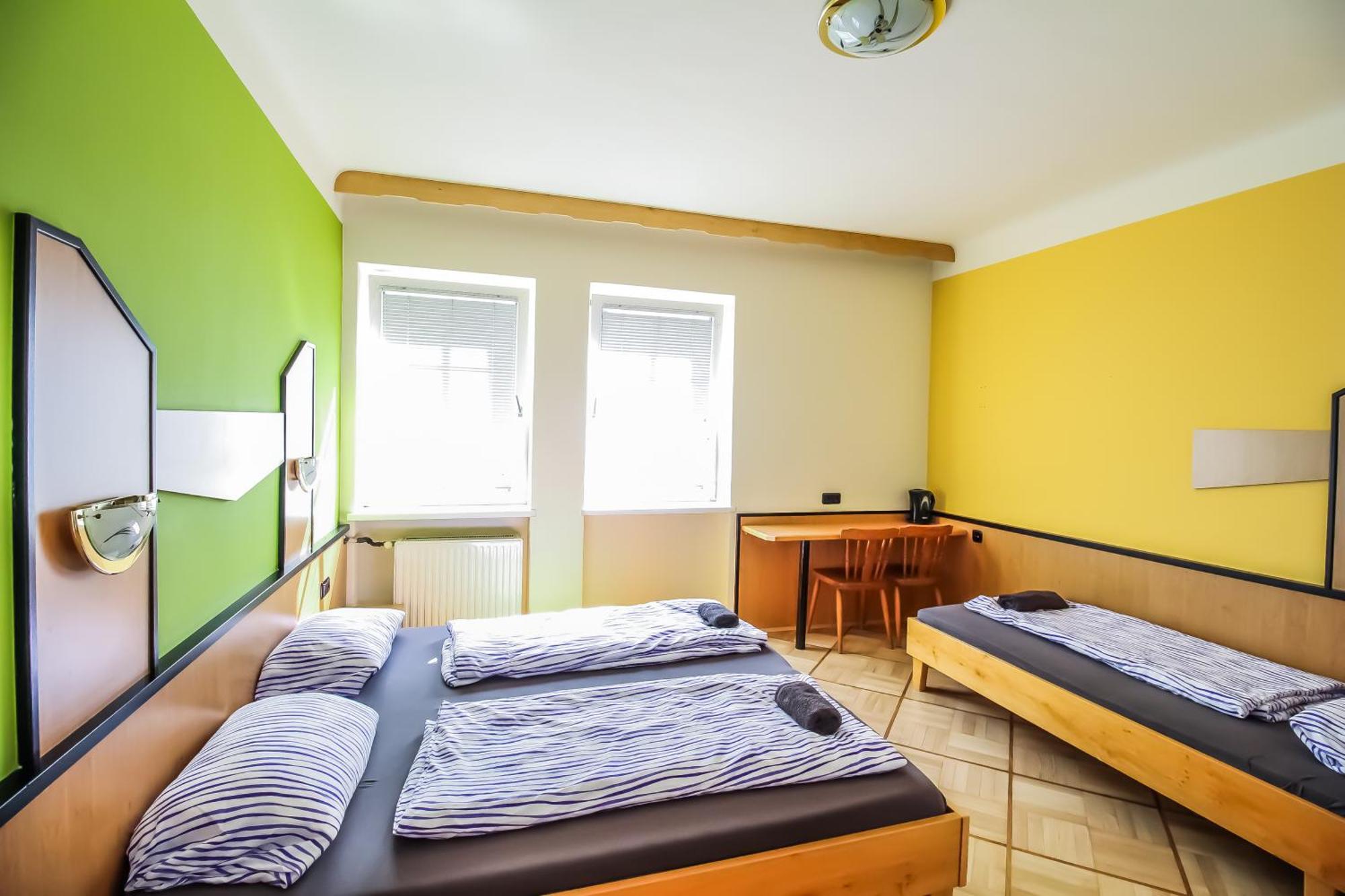 Cozy Rooms - U3 Hutteldorferstrasse Vienna Esterno foto