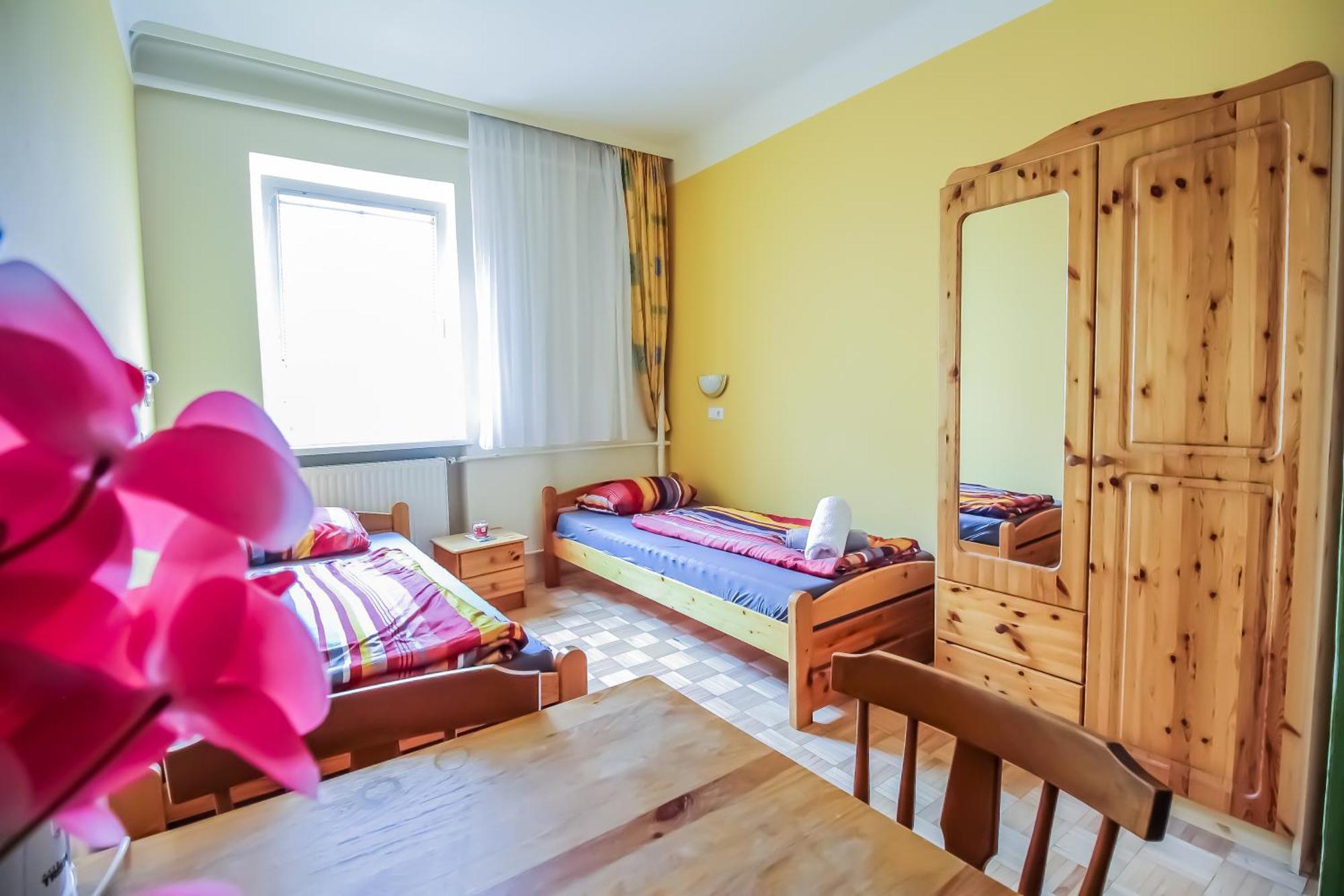 Cozy Rooms - U3 Hutteldorferstrasse Vienna Esterno foto