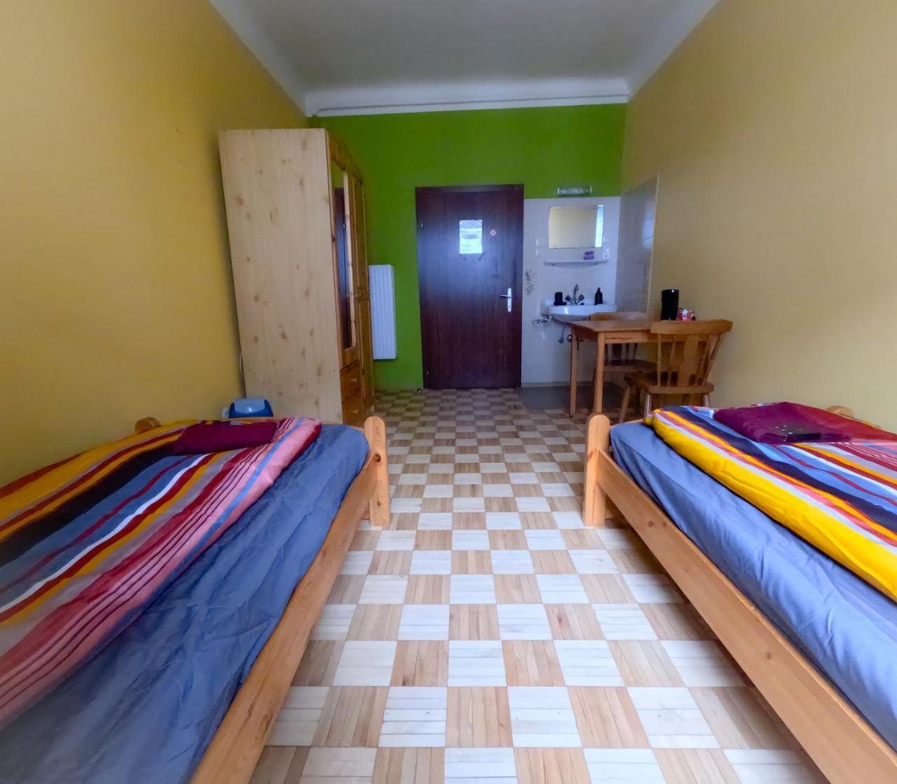 Cozy Rooms - U3 Hutteldorferstrasse Vienna Esterno foto