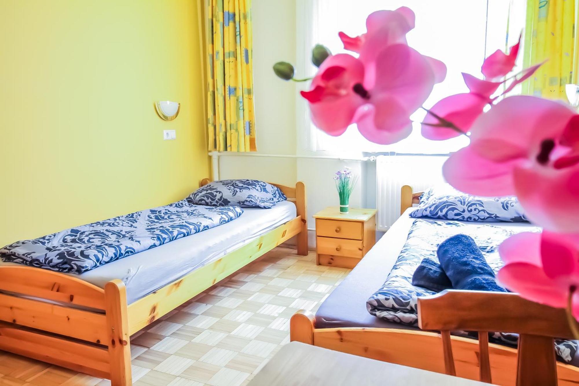 Cozy Rooms - U3 Hutteldorferstrasse Vienna Esterno foto