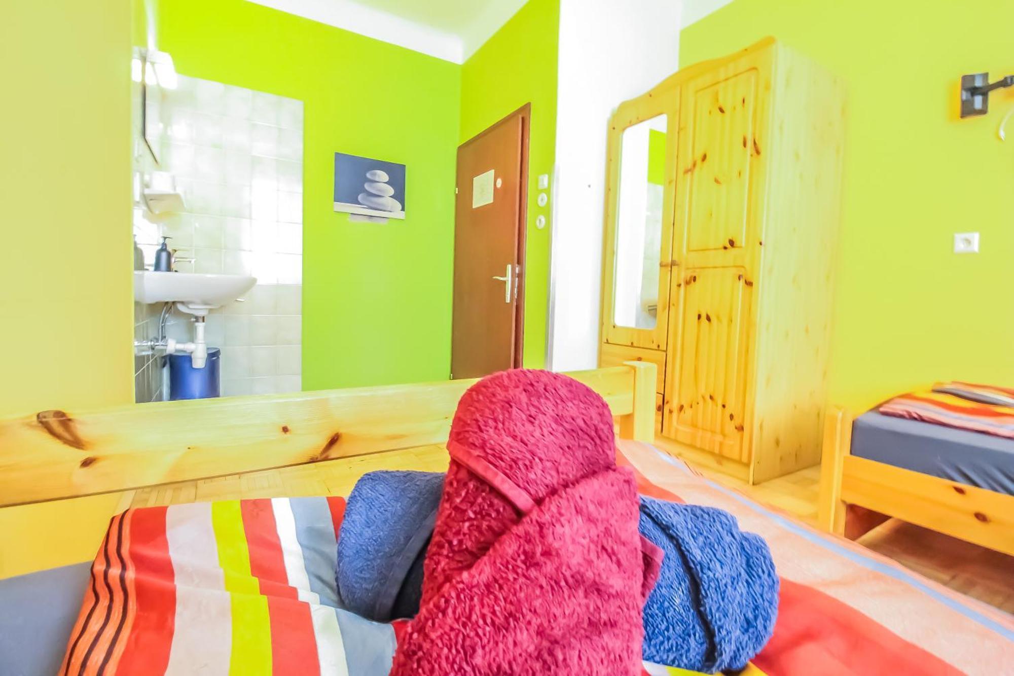 Cozy Rooms - U3 Hutteldorferstrasse Vienna Esterno foto