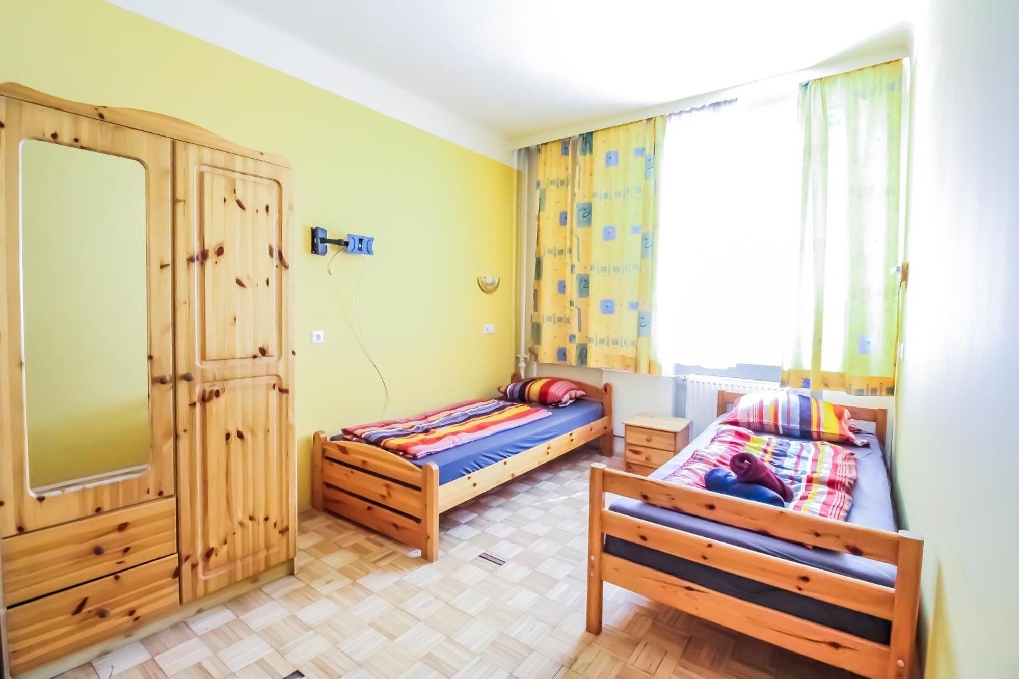 Cozy Rooms - U3 Hutteldorferstrasse Vienna Esterno foto