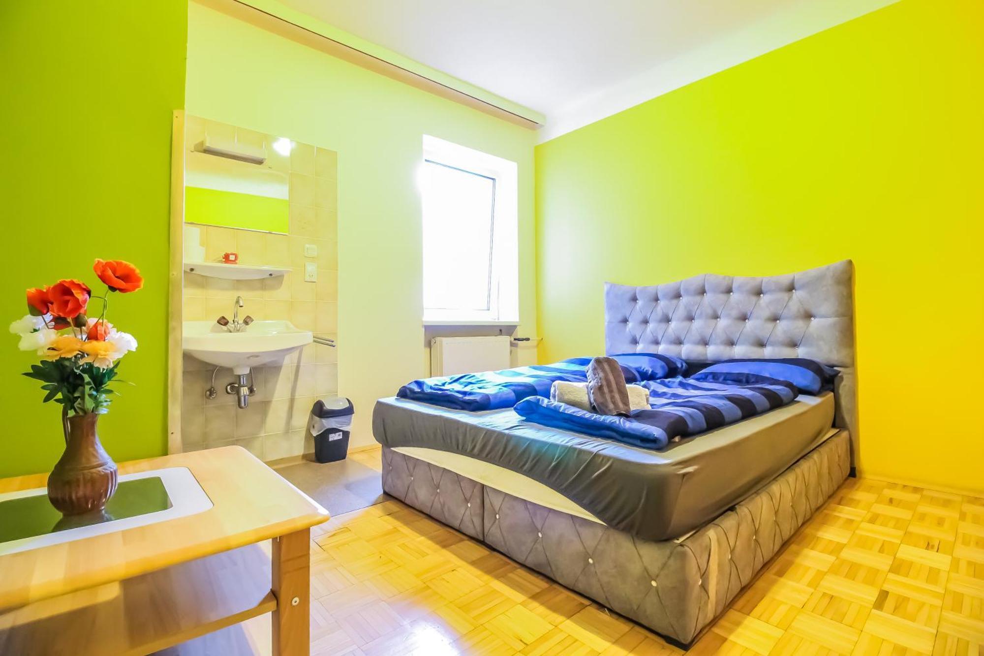 Cozy Rooms - U3 Hutteldorferstrasse Vienna Esterno foto