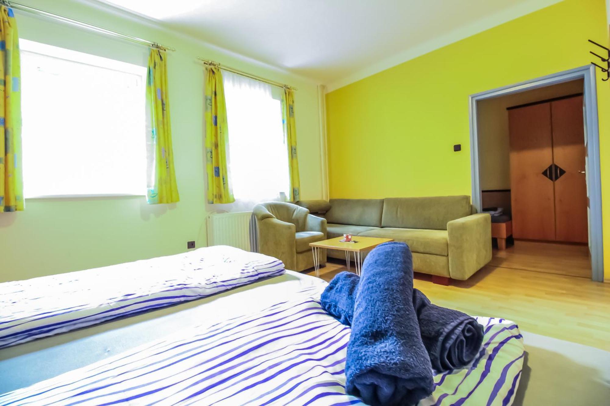 Cozy Rooms - U3 Hutteldorferstrasse Vienna Esterno foto